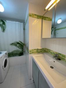 A bathroom at Cotillo Lagoons Apartment