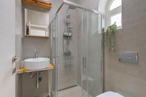 A bathroom at Niva Kamiros Apartments