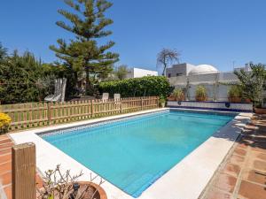Bazén v ubytování Andalusian Delight Family Villa with 3 bedrooms with Amazing mountains Views nebo v jeho okolí