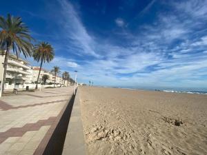 Gallery image of house on the beach in Calafell