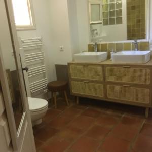 Phòng tắm tại Clos des Vignes Pampelonne Vineyard