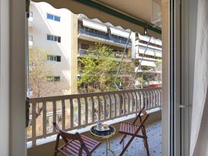 Balkón alebo terasa v ubytovaní Newly Renovated Apartment in the Heart of Athens + 11 fotografií