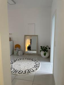 Postel nebo postele na pokoji v ubytování Stadtsuite mit Sauna in Wiener Neustadt 135 m2