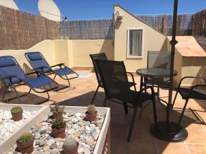 Patio alebo iná vonkajšia časť ubytovania Villa Aloe - chill in the sun!
