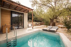 The swimming pool at or close to Monastery Estate Retreat