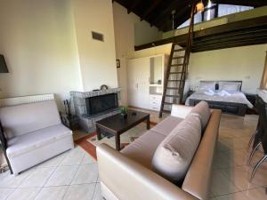 Posezení v ubytování Lithos Villas