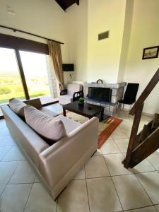 Posezení v ubytování Lithos Villas