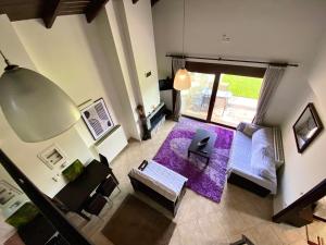 Posezení v ubytování Lithos Villas
