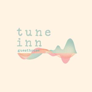 uma ilustração de uma pousada Time Inn em Tune Inn Activity Guesthouse- Over 24's em Ýpsos