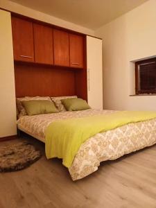 Posteľ alebo postele v izbe v ubytovaní Dalmatia Rustica comfortable one bedroom+fireplace