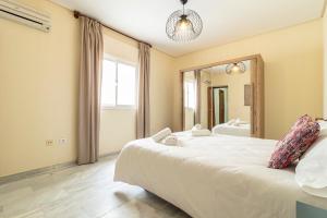 Fotografia z galérie ubytovania Allo Apartments Caballeros I Centro 2 Habitaciones v destinácii Jerez de la Frontera
