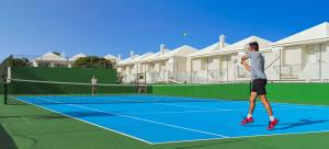 Tenis alebo squash v ubytovaní H10 Ocean Suites alebo jeho okolí