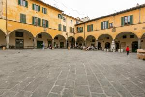 Gallery image of Piazza delle Vettovaglie Historic Center Eco Flat in Pisa