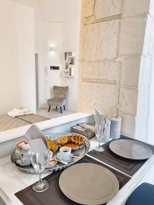 Φαγητό σε αυτό το διαμέρισμα ή κάπου εκεί κοντά