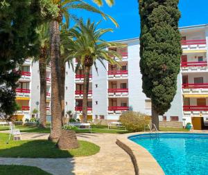 Afbeelding uit fotogalerij van Apartamentos Córcega Palmyra in Salou