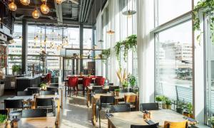 Um restaurante ou outro lugar para comer em Thon Partner Hotel Kungsbron