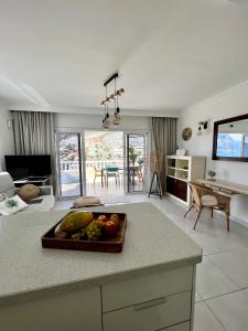 Fotografie z fotogalerie ubytování Luxury penthouse with breathtaking views and huge private terraces v destinaci Puerto de Santiago