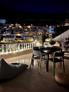 Fotografie z fotogalerie ubytování Luxury penthouse with breathtaking views and huge private terraces v destinaci Puerto de Santiago