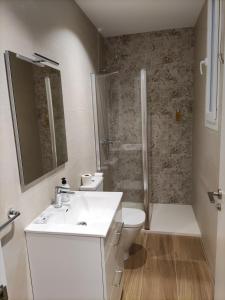 Łazienka w obiekcie Iberflat Apartamentos Trinidad