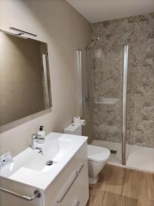 Łazienka w obiekcie Iberflat Apartamentos Trinidad
