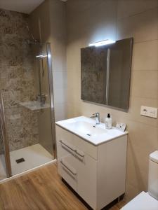 Łazienka w obiekcie Iberflat Apartamentos Trinidad