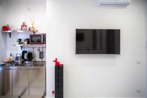 Kuchyň nebo kuchyňský kout v ubytování FlyHouse Fiumicino