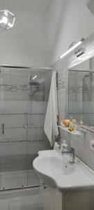 Mary Home - Casa Vacanza Taormina tesisinde bir banyo