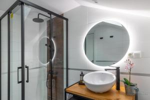 Kúpeľňa v ubytovaní Living4Malaga Suite Flamingo Apartment