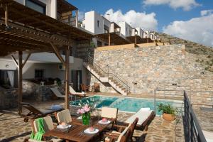 Bazén v ubytování Elounda Solfez Villas nebo v jeho okolí
