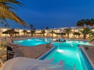 Bazén v ubytovaní H10 Ocean Suites alebo v jeho blízkosti