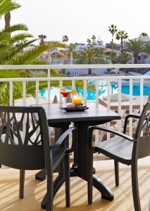 Balkón alebo terasa v ubytovaní H10 Ocean Suites