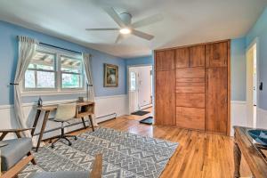 Galeri foto Decked-Out Home Hot Tub, Pool, Fire Pit and More! di Monroe