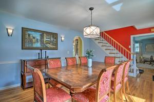 Galeri foto Decked-Out Home Hot Tub, Pool, Fire Pit and More! di Monroe +36 foto