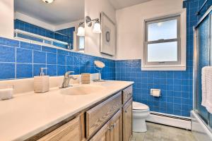 Galeri foto Decked-Out Home Hot Tub, Pool, Fire Pit and More! di Monroe