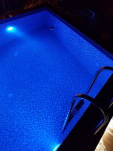 Bazen u ili blizu objekta Sunshine Apartment with Private Pool and Parking