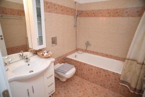Kúpeľňa v ubytovaní Bernie House 2 + 12 fotografií