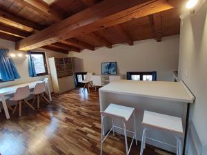 Imagen de la galería de Al Lago Apartments, en Riva del Garda