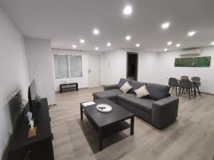 Posedenie v ubytovaní Apartamentos La Libertad 1