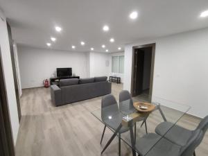 Posedenie v ubytovaní Apartamentos La Libertad 1
