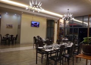 A restaurant or other place to eat at Easternhillshotels&Spa