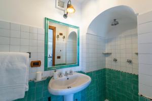 Vonios kambarys apgyvendinimo įstaigoje YourHome - Relais Casa degli Angeli