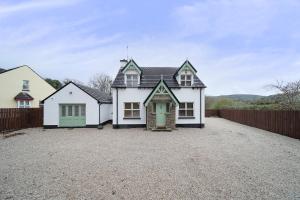 Gallery image of Luxury Accommodation with Games Room - Sleeps 10 in Rathmullan