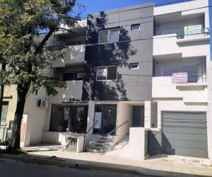 Το κτήριο όπου στεγάζεται  το διαμέρισμα