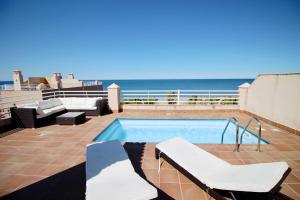 Fotografia z galérie ubytovania Ático con piscina privada en primera línea v destinácii Denia