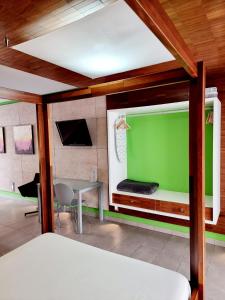 Giường tầng trong phòng chung tại Apartamentos El Arrecife