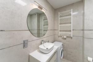 Łazienka w obiekcie Fredry 2 Apartament Liliowy