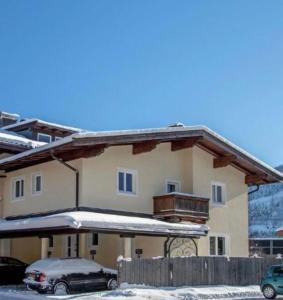 The building in which the holiday home is located