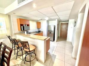 Kuchyň nebo kuchyňský kout v ubytování COSTA VELEROS MARINA MAZATLAN 101