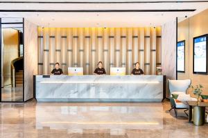 Členové personálu v ubytování Atour Hotel Zhuhai Gongbei Fuhuali