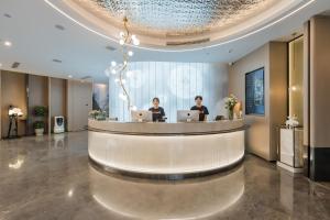 Lobbyn eller receptionsområdet på Atour Hotel Wuxi Yuantouzhu Scenic Area Qianrong Road